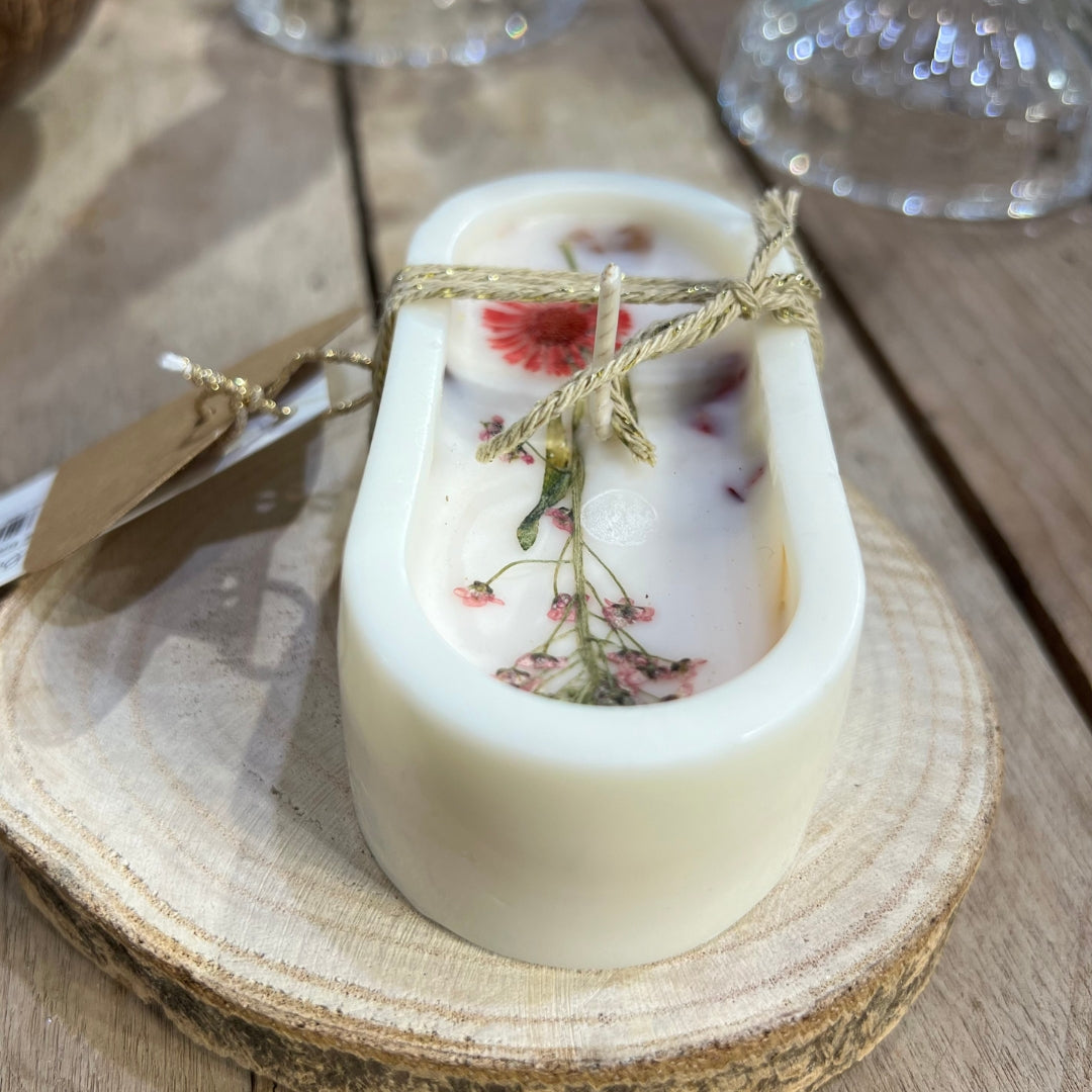 Naturalesia Handmade Soy Wax Candle with Dried Flowers